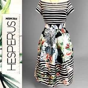 "Hesperus" retro look full A-line skirt with graphic floral design- M